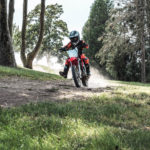 Tiago en motocross terrain